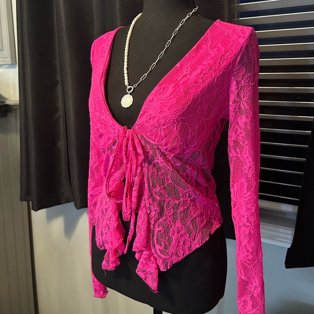 Hot pink lace long sleeve top with tie front, great for a night out #glam